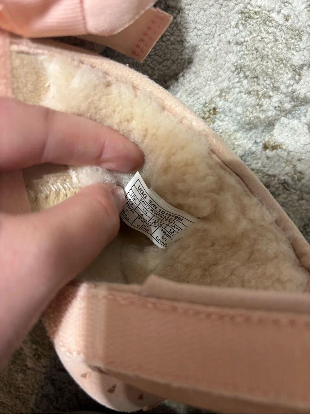 Ugg baby Bailey bow pink boots size 4 5c